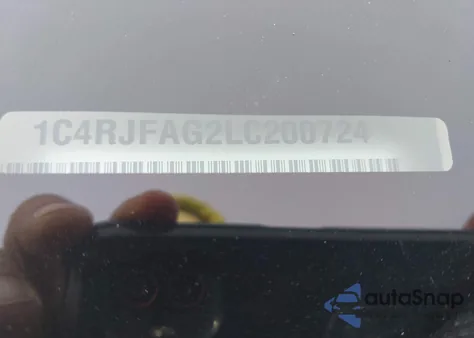 2020 Jeep Grand Cherokee Laredo E 4X4 z USA, uszkodzony, nr VIN 1C4RJFAG2LC200724